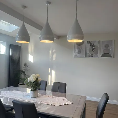 Appartement Modern 3 Bed House