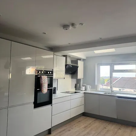 Modern 3 Bed House